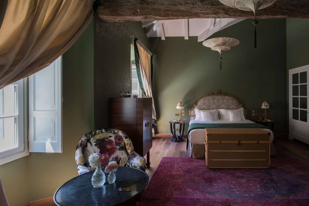 GRAND ROOM IN THE PALAZZ