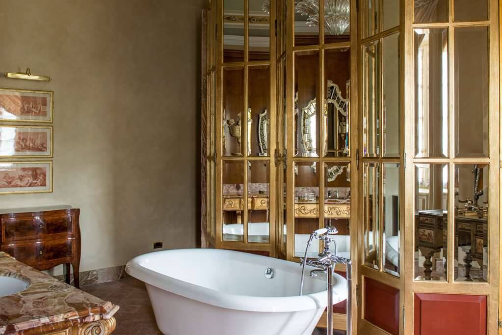 SUITE BELLINI IN THE VILLA WITH LAKE VIEW
