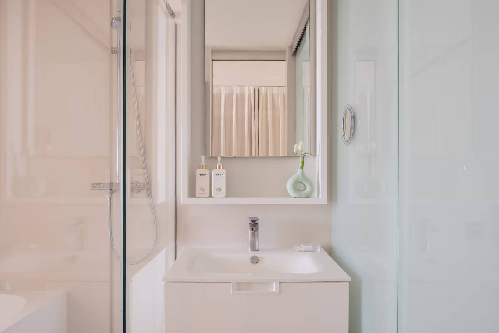 Premium Interconnected Room