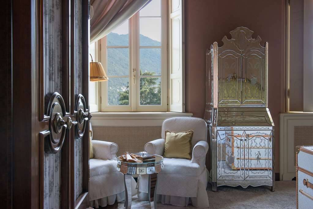 ROOM IN THE VILLA WITH LAKE VIEW