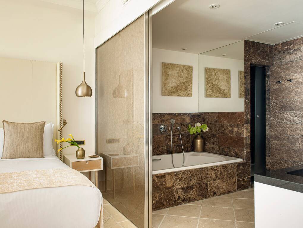 Royal Ocean Suite RedLevel