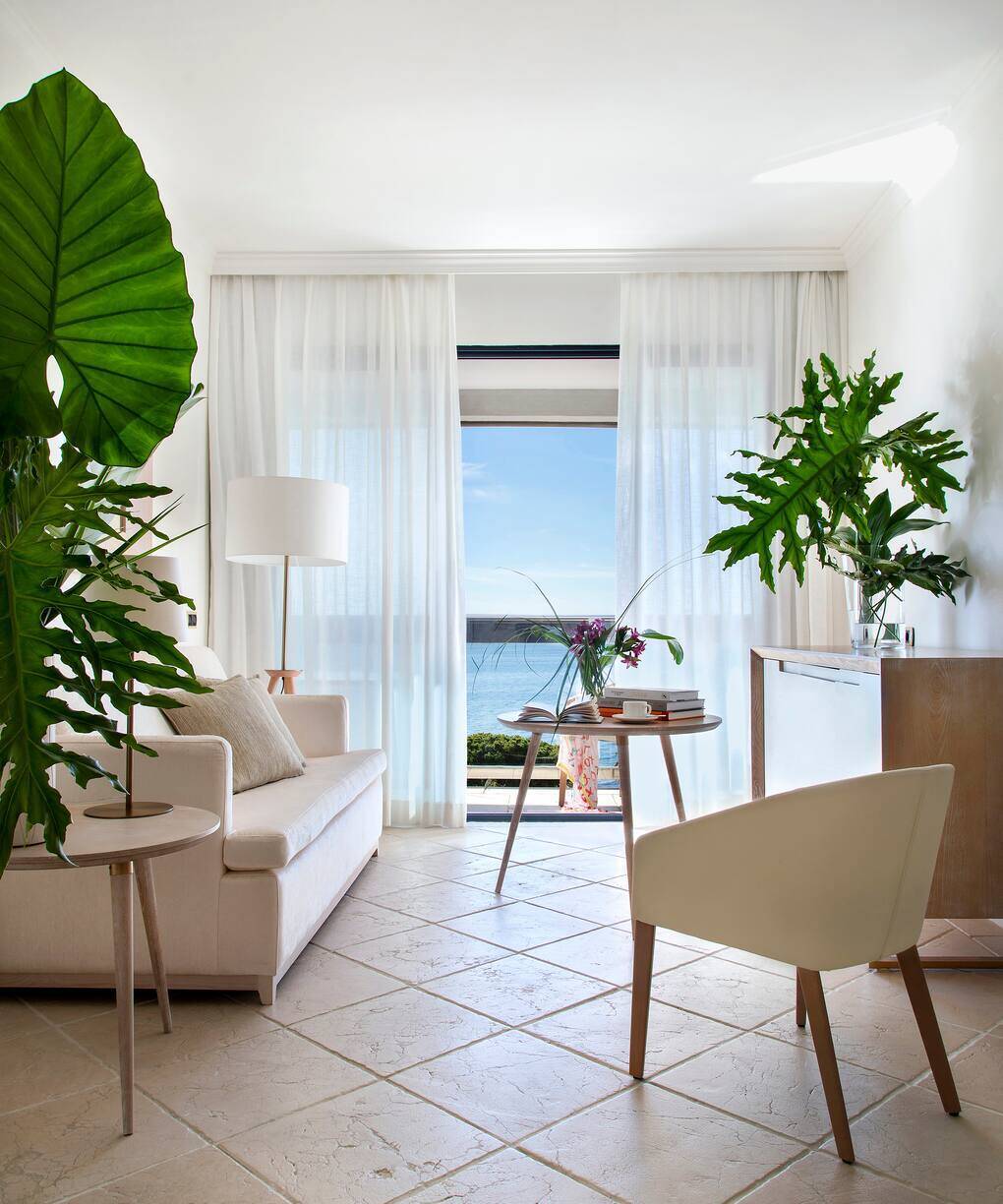 Royal Ocean Suite RedLevel