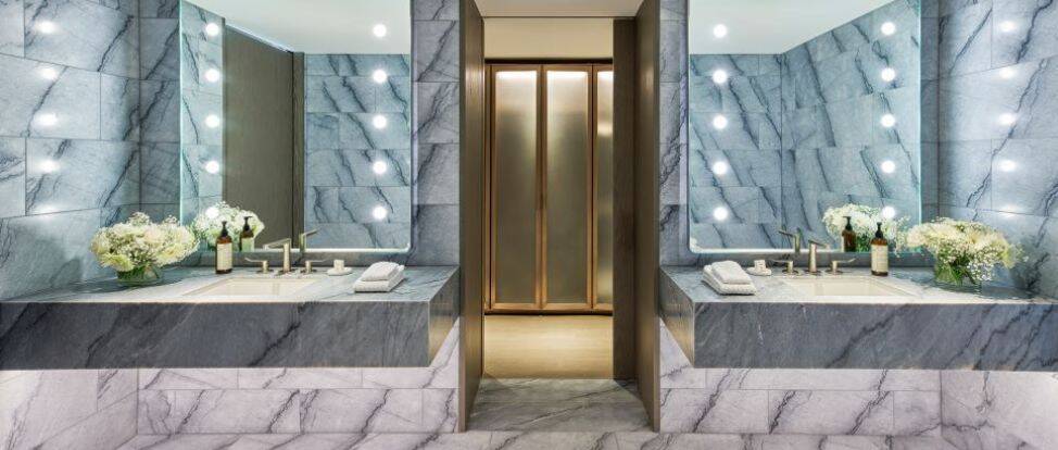 PREMIERE ONE BEDROOM SUITE KING HEARING ACCESS