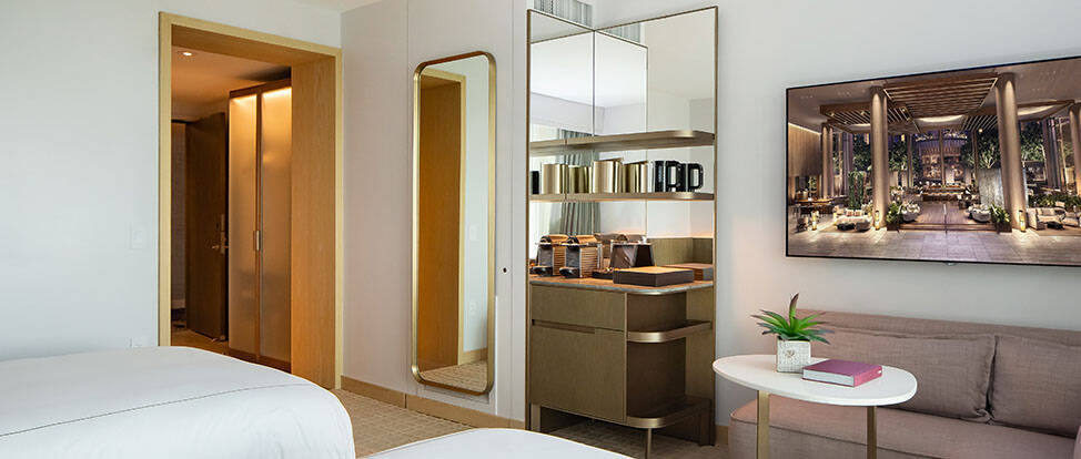 FAIRMONT GOLD TWO QUEENS MOBILITY HEARING ACCESSIBLE