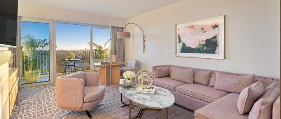 FAIRMONT GOLD CORNER SUITE KING