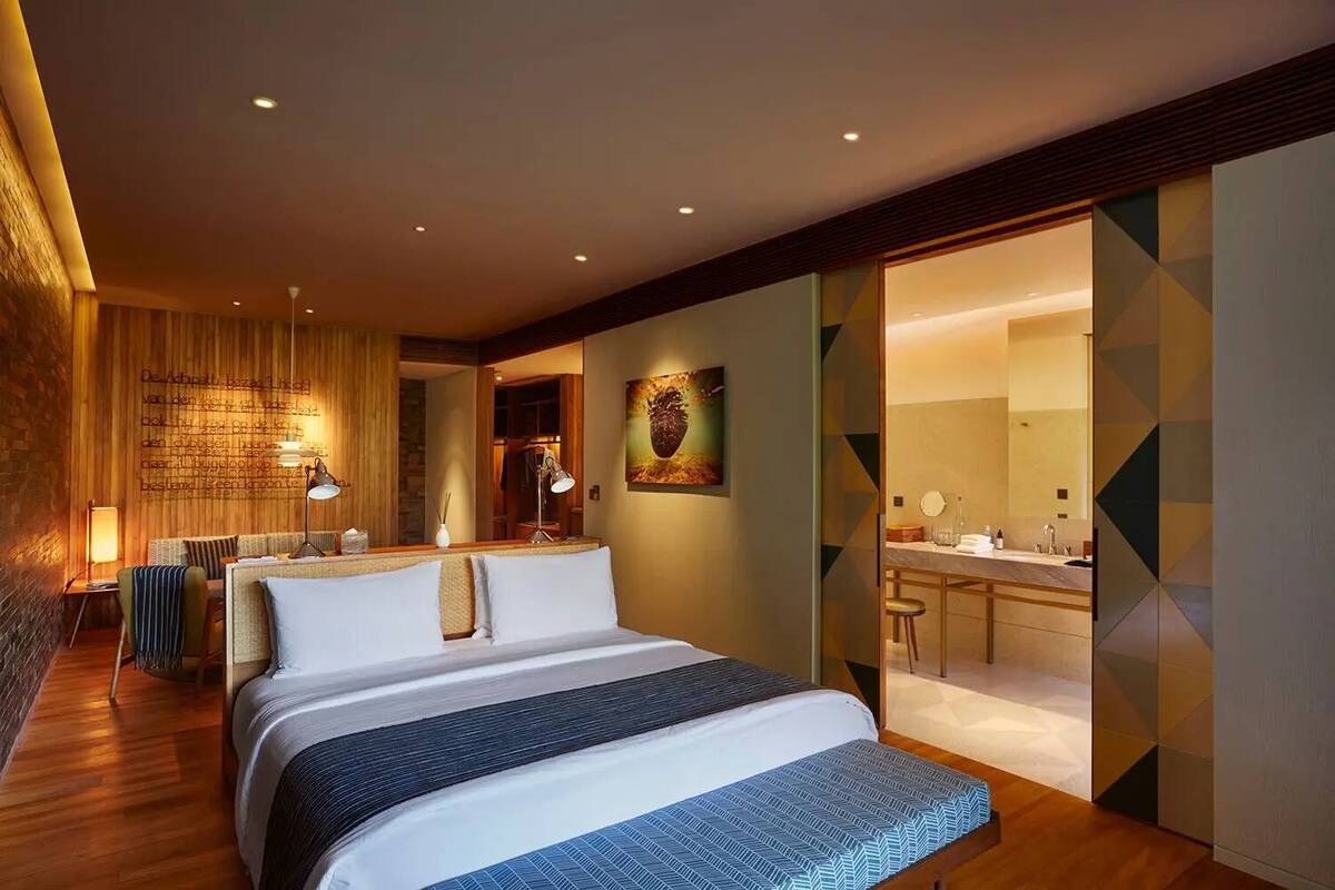 ISLAND SUITE