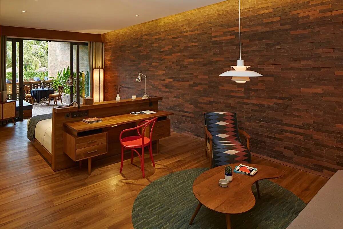 ISLAND SUITE