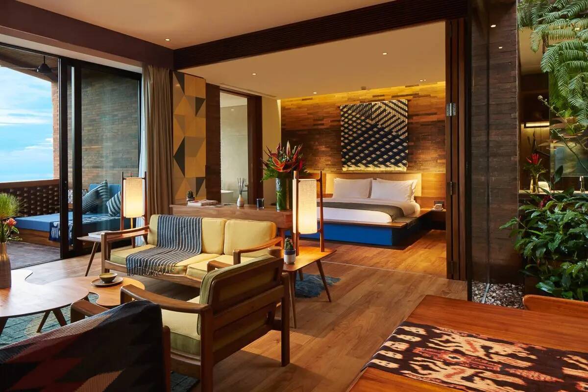 ROOFTOP SUITE