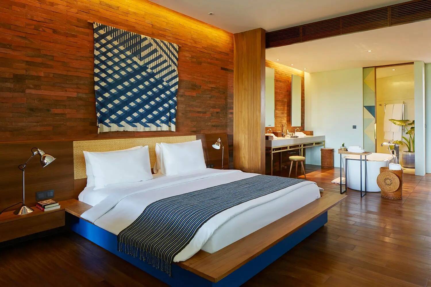 FAMILY SUITE