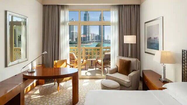 King Bed Sea View