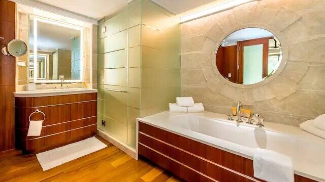 One Bedroom Poolside Villa with One King Bed