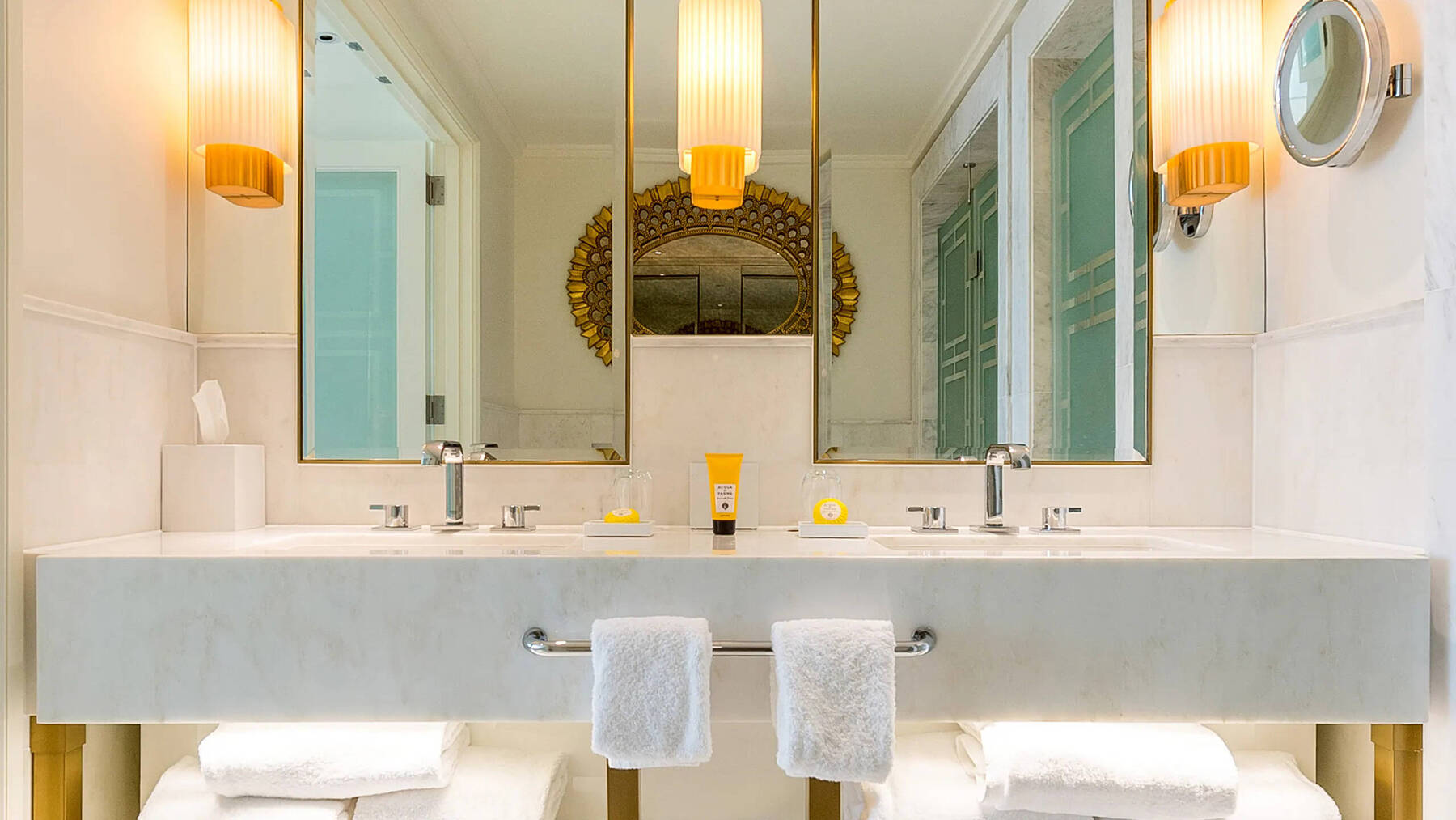 Two Bedroom Fountain View Residence One King Two Queen (East Tower)