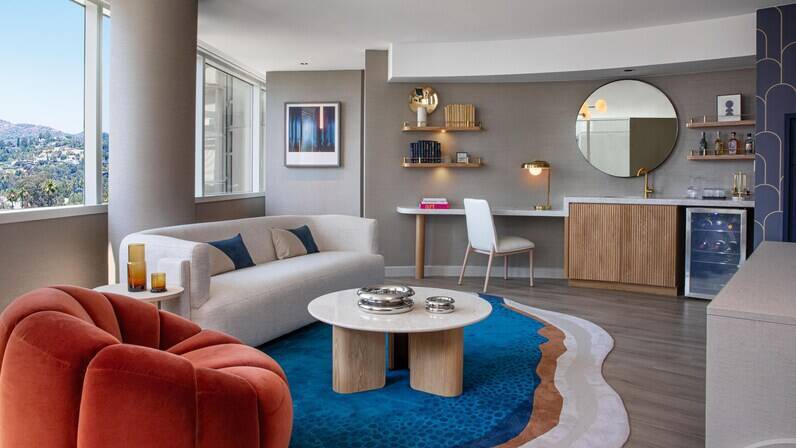 Luxe Level Supreme Suite 1 King