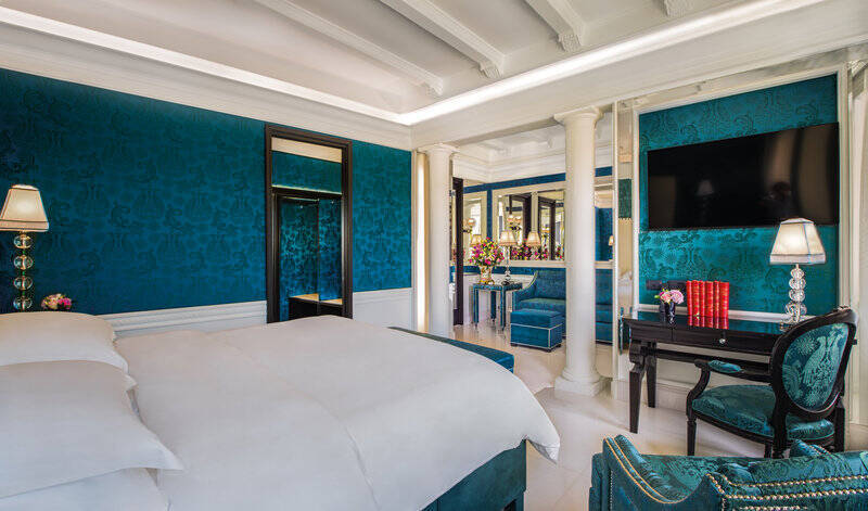 Grand Deluxe