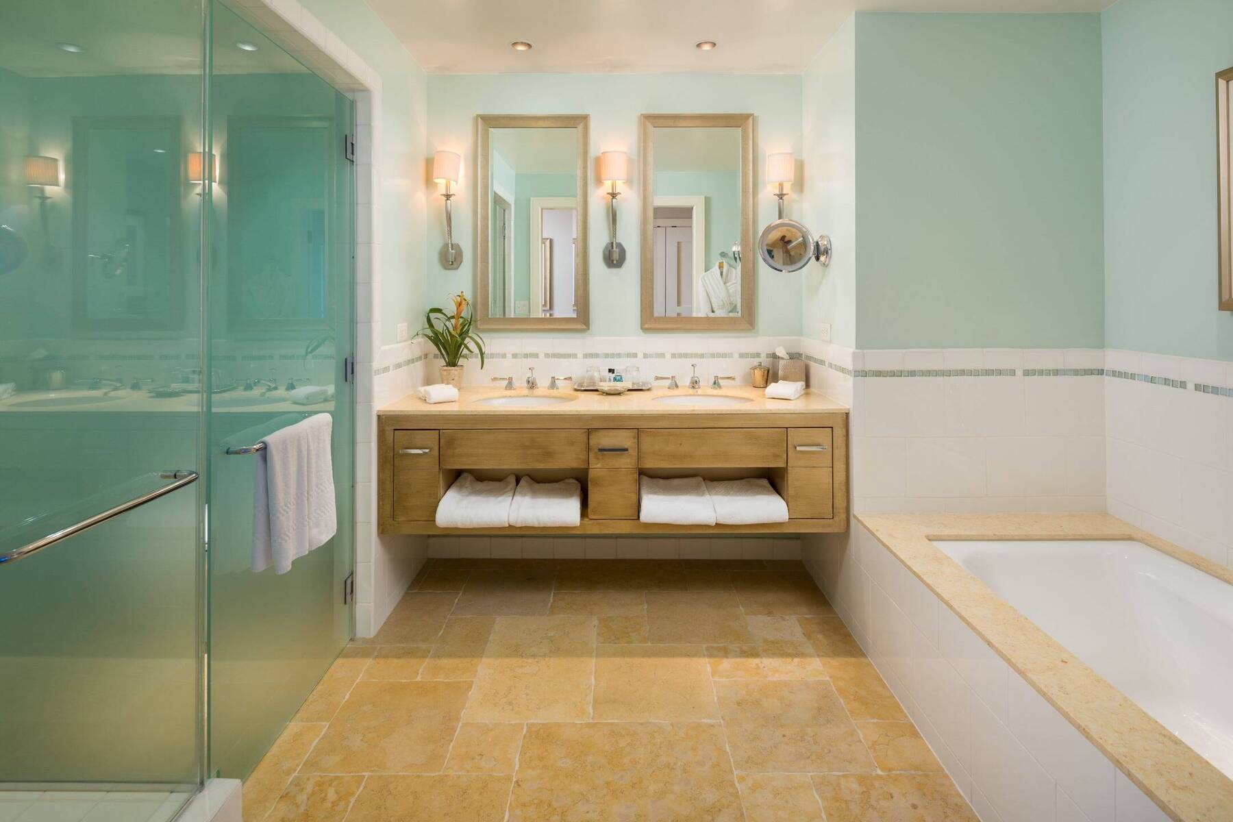 HOTEL DOUBLE GUESTROOM OCEAN VIEW