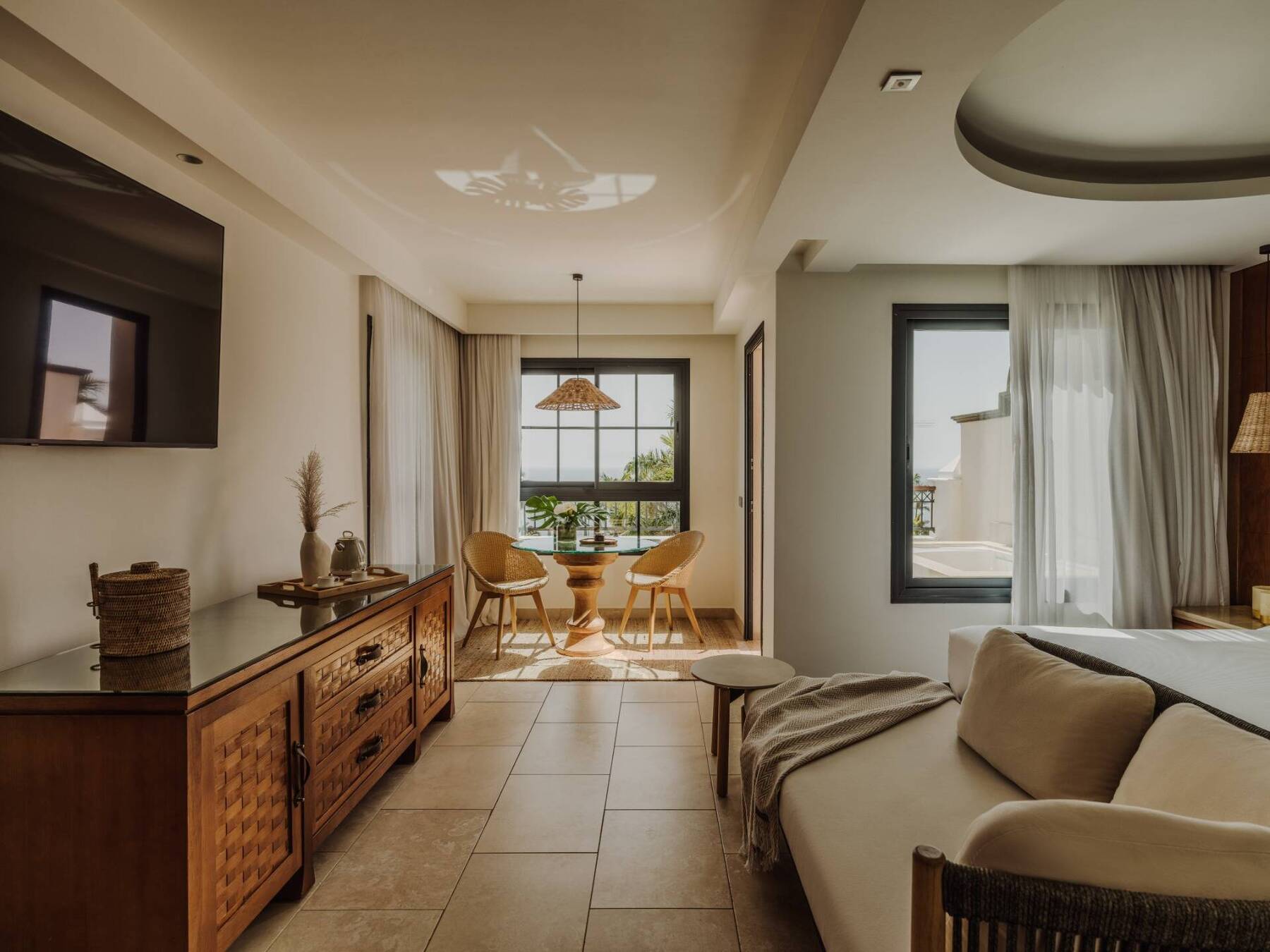 REDLEVEL JUNIOR SUITE WITH JACUZZI (ALL INCLUSIVE)