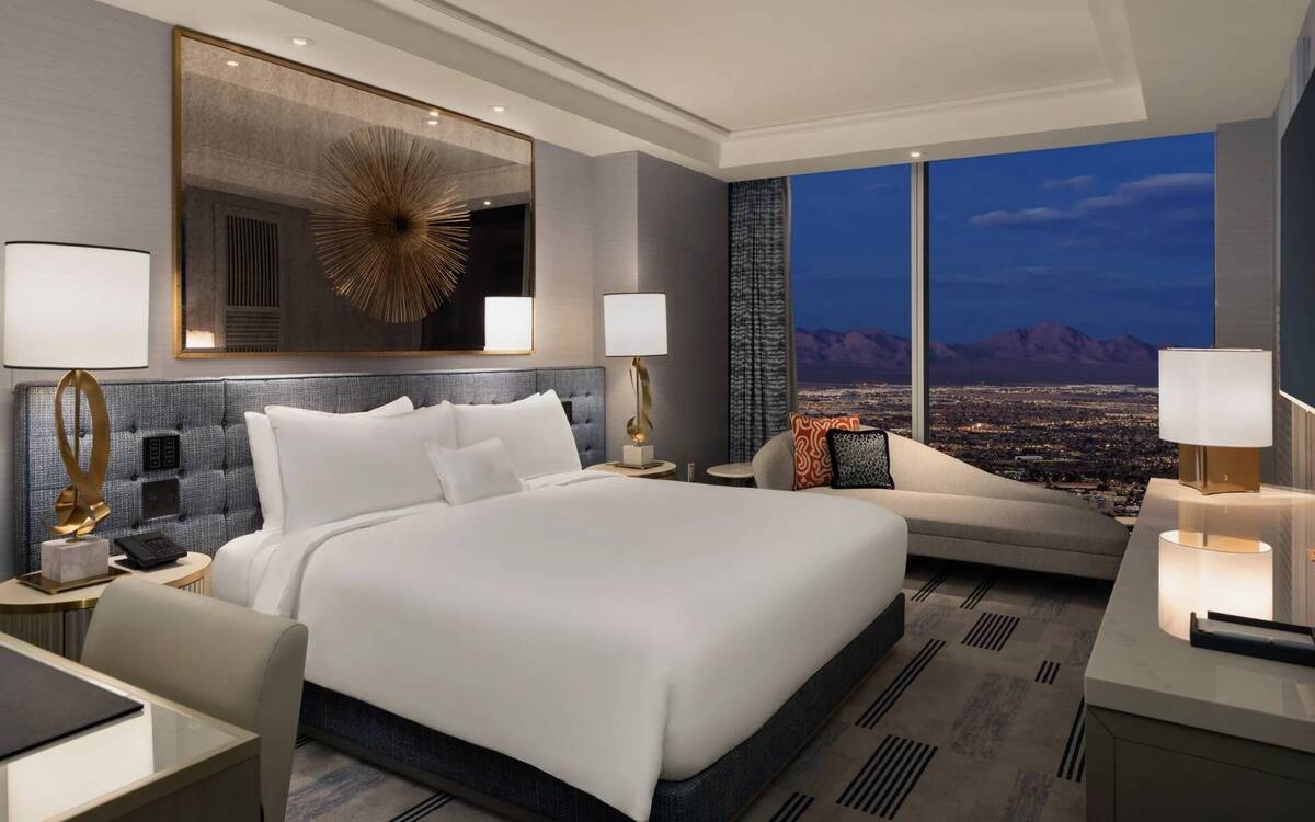 REGAL SUITE