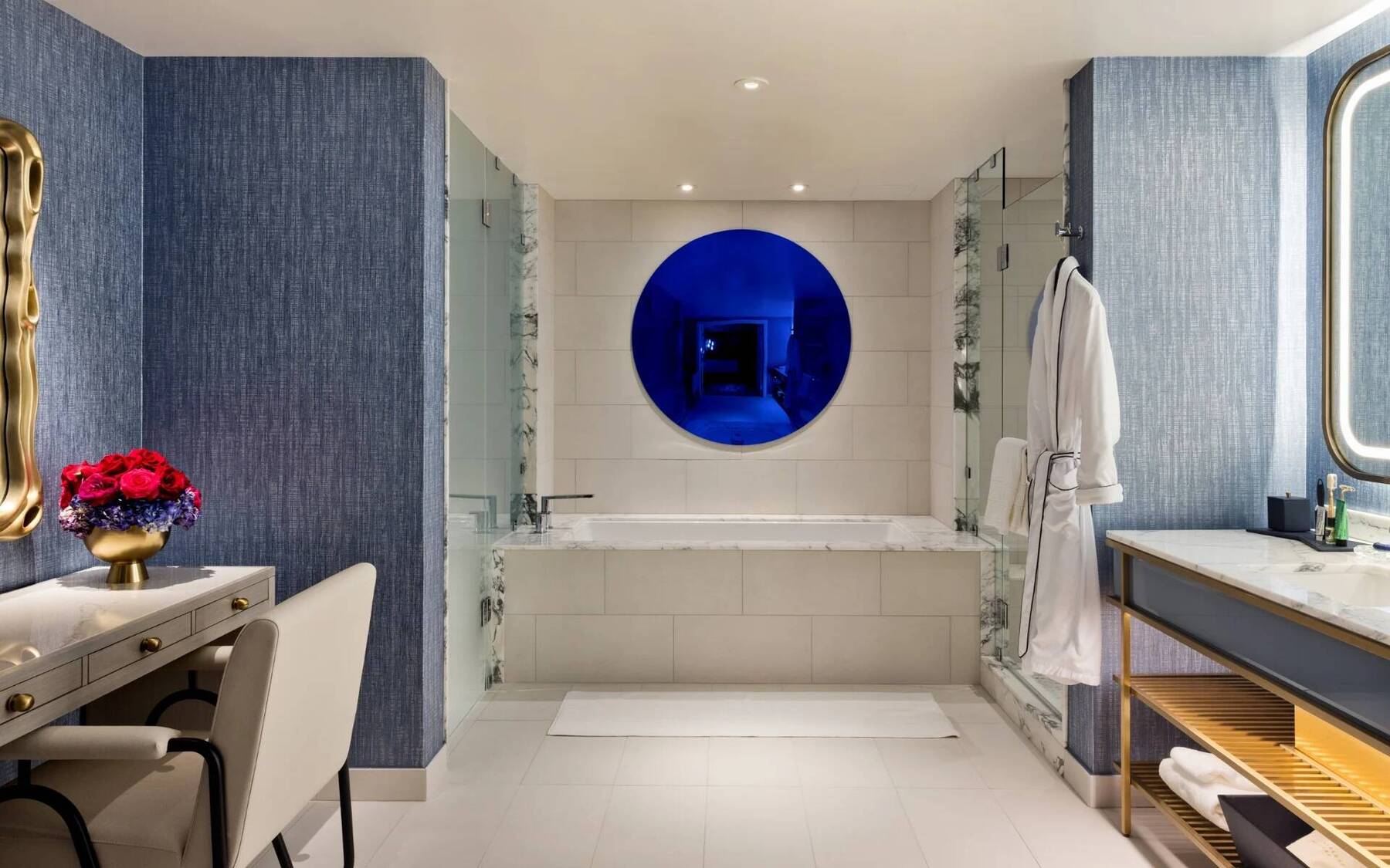 ROYAL GREAT STRIP VIEW SUITE
