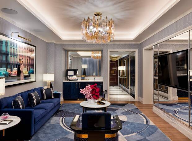FLEUR DE LIS MONOGRAM SUITE