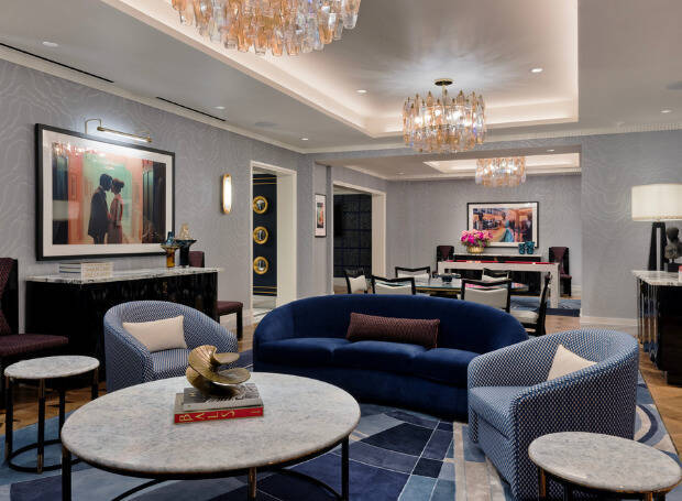  FLEUR DE LIS CROWN SUITE