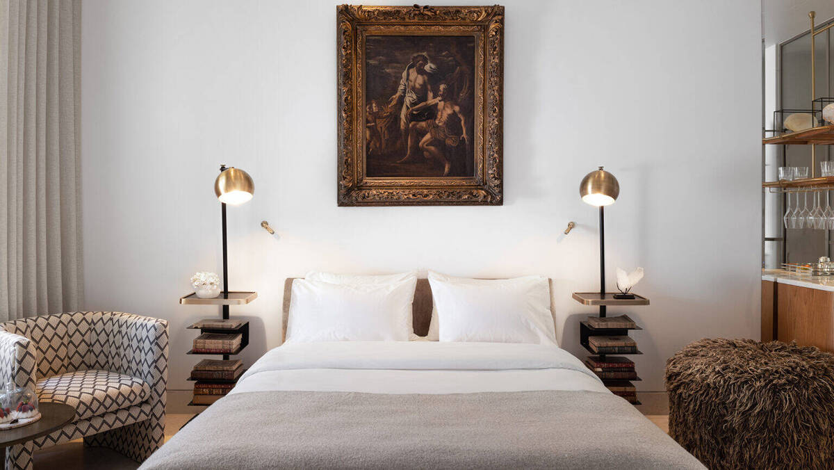 ANTIQUE BIJOU ROOM