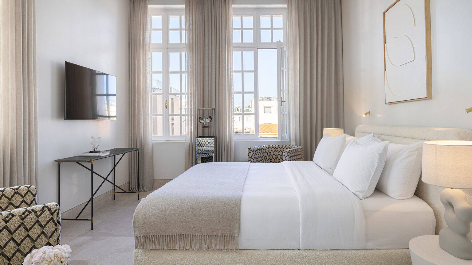LUXURY JUNIOR SUITE