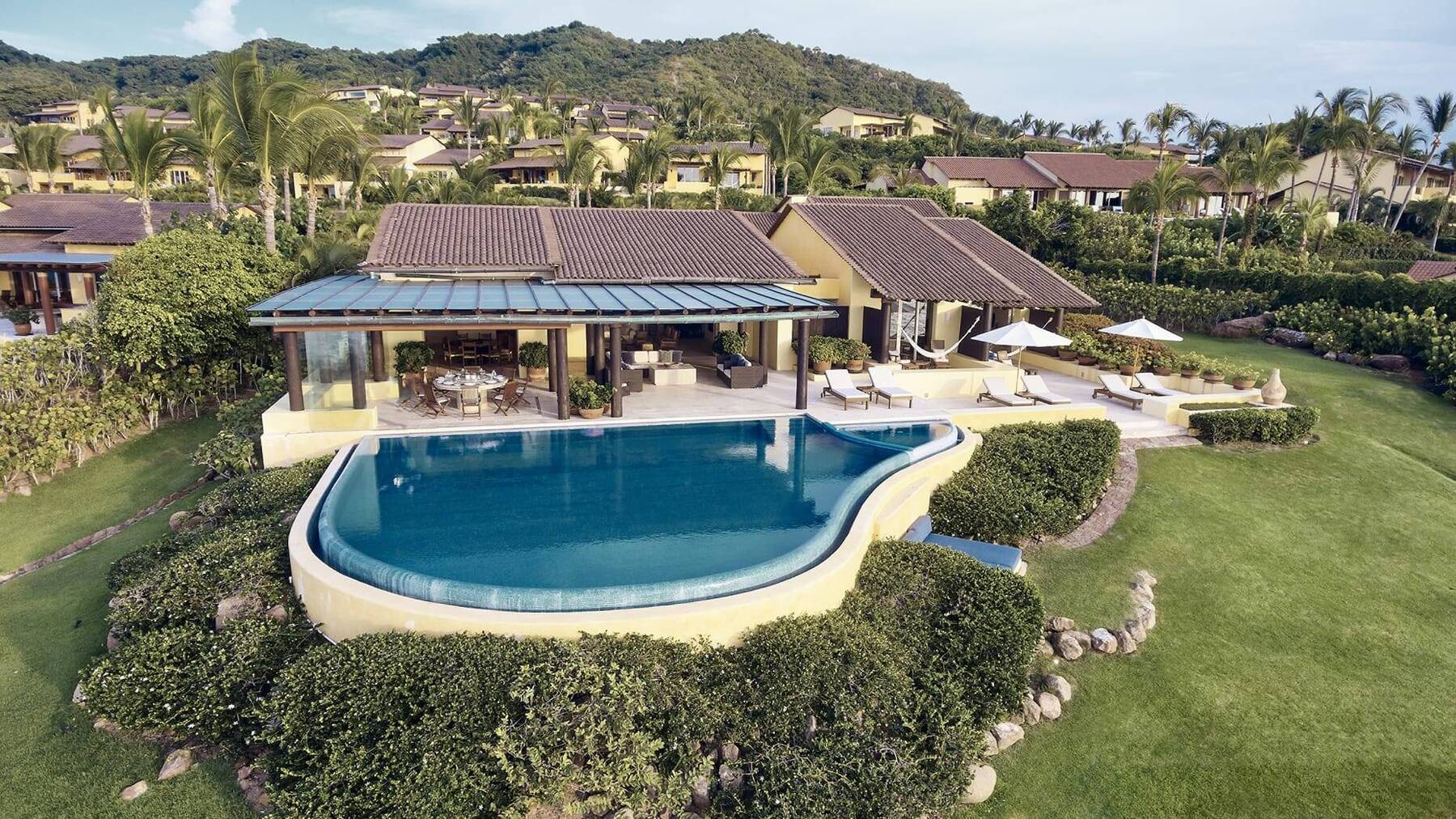 Cielo Oceanfront Villa