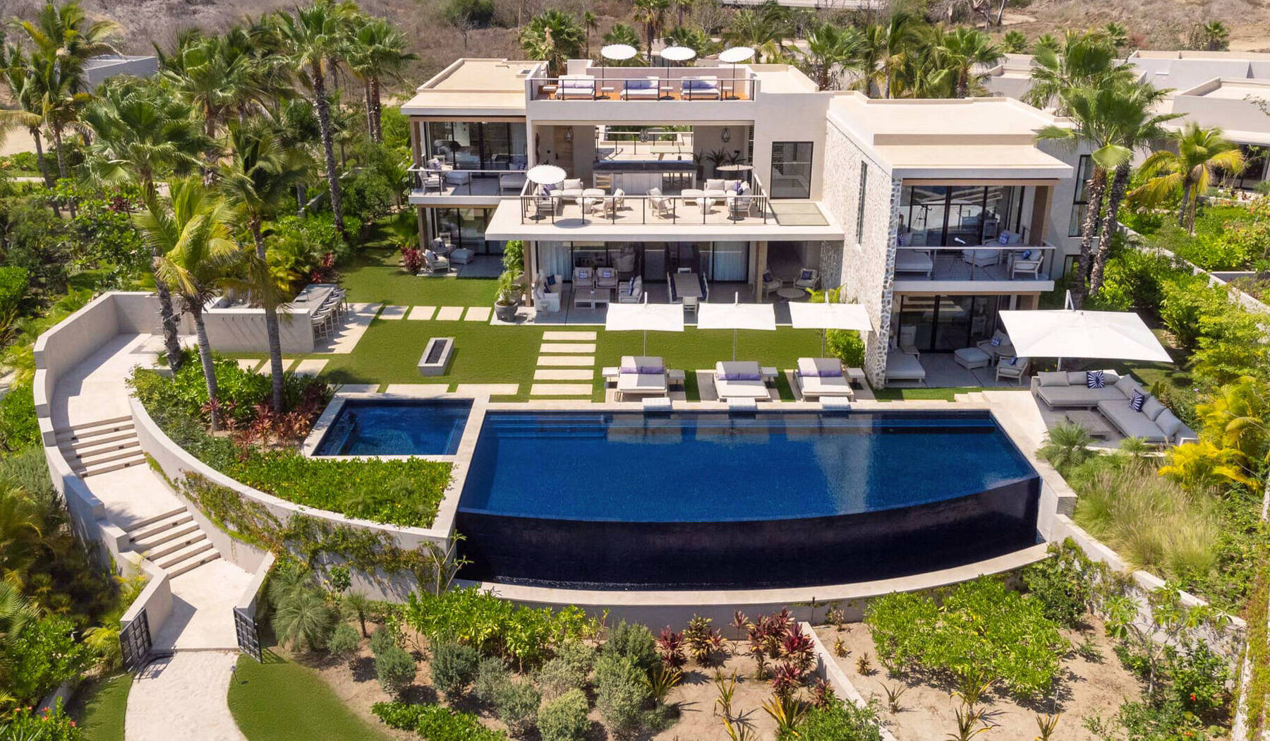 Marea: Four Bedroom Oceanview Casa with Pool