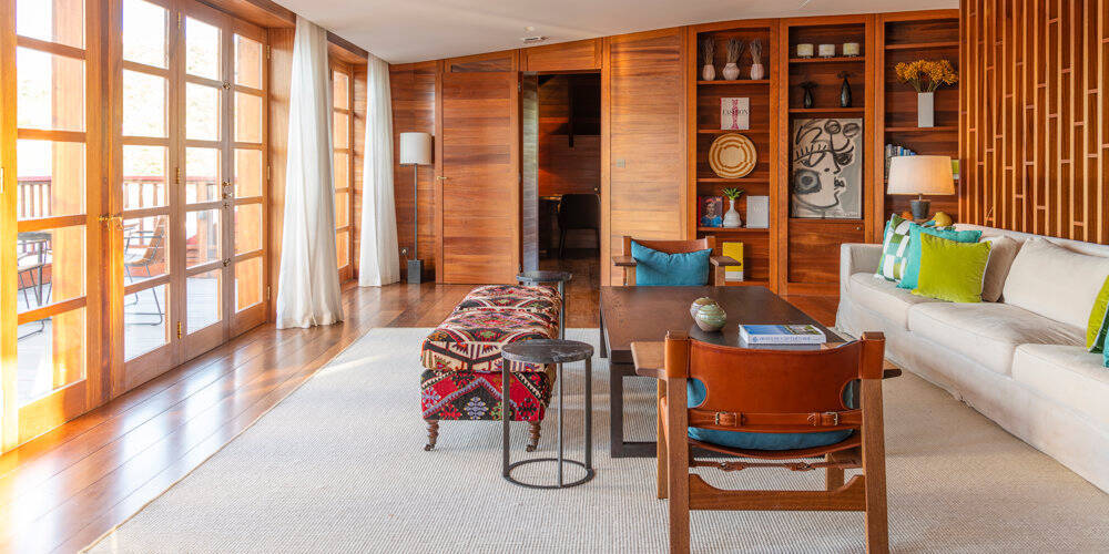  Howard Hughes Suite 