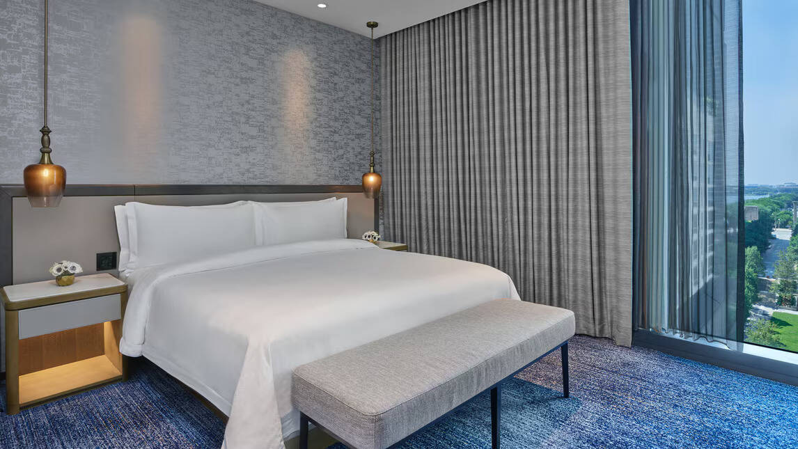 METROPOLITAN SUITE