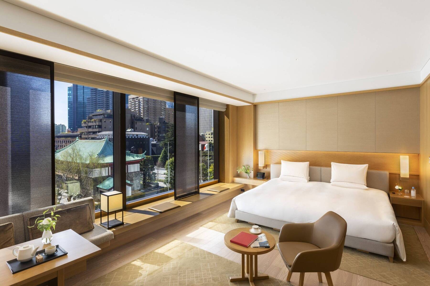 HERITAGE KING BALCONY ROOM WITH BATH AND VIEW (CLUB LOUNGE ACCESS)