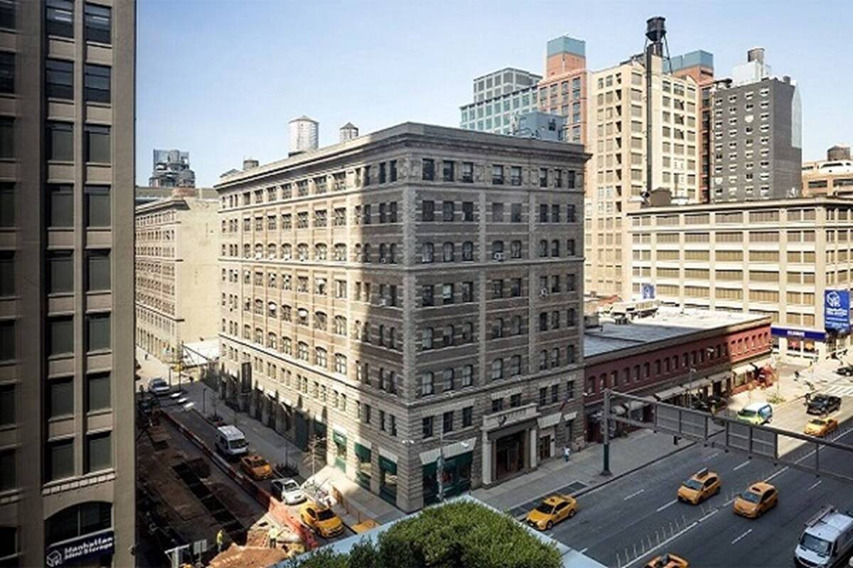 HUDSON SQUARE KING ADA ROOM