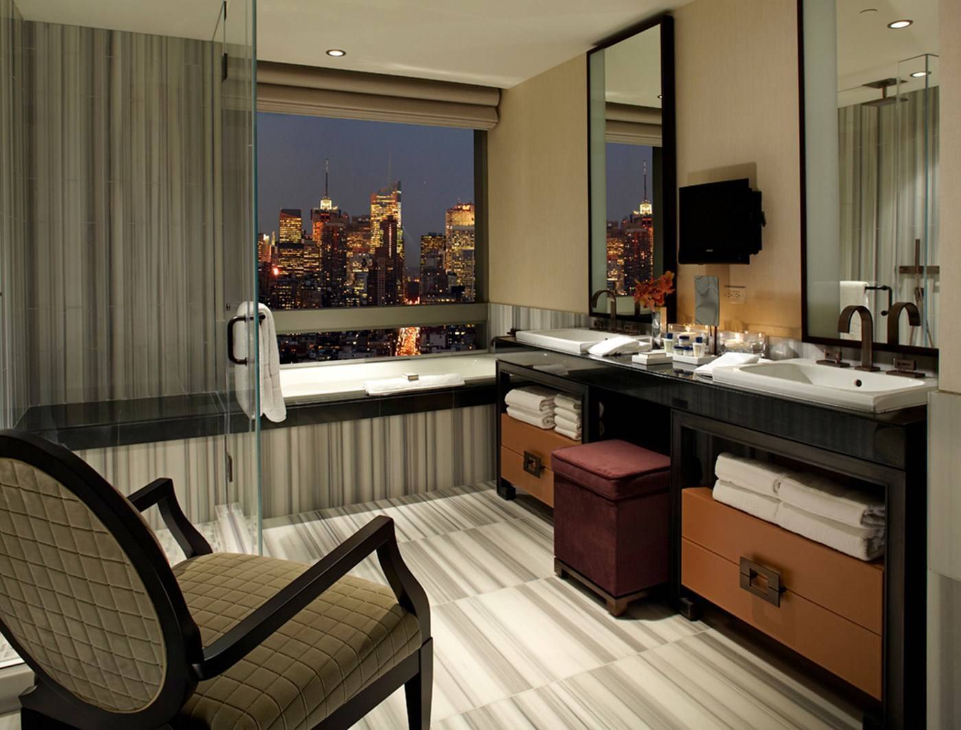 SKYLINE VIEW ONE BEDROOM SUITE