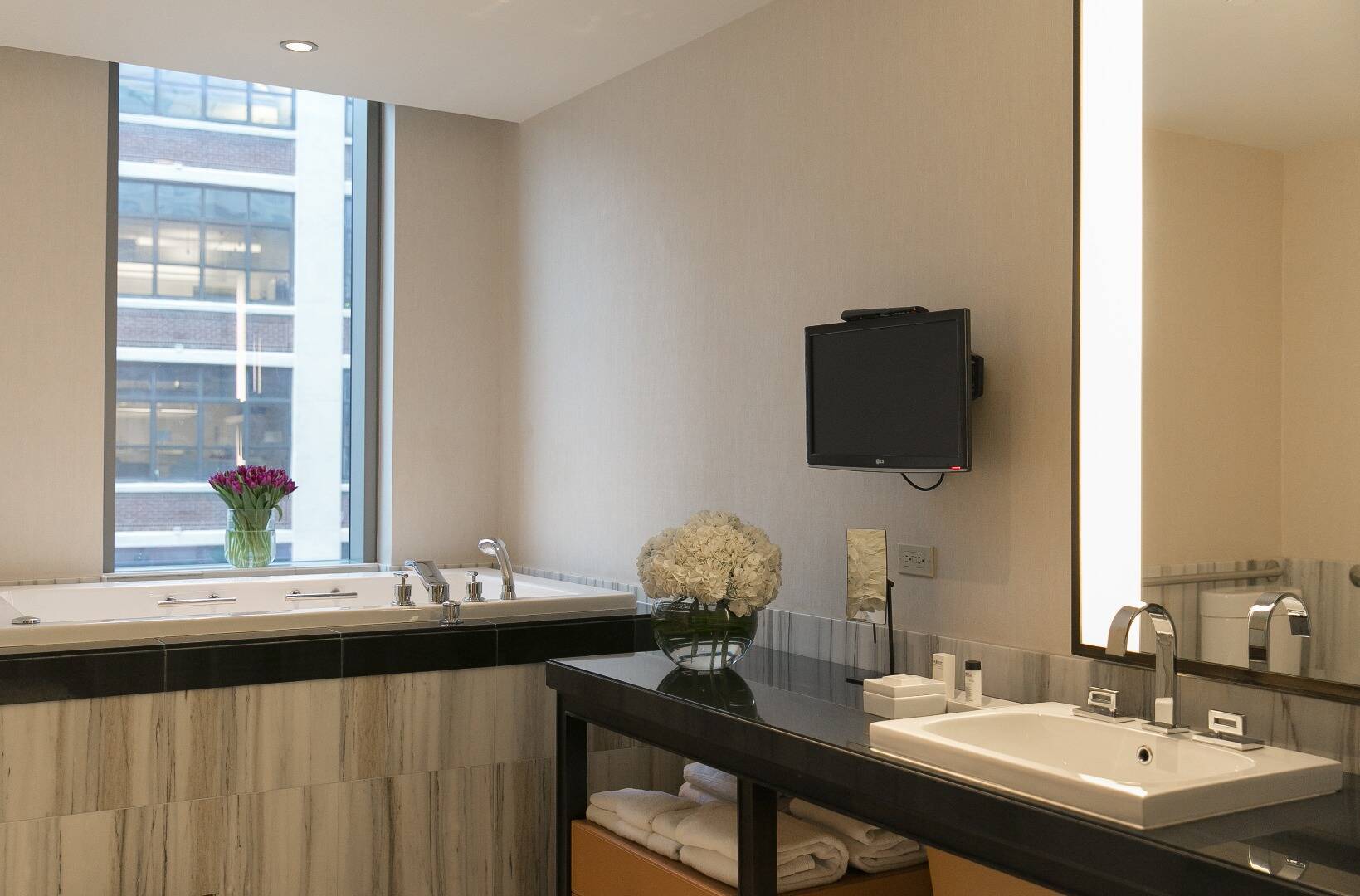 SPA ONE BEDROOM SUITE