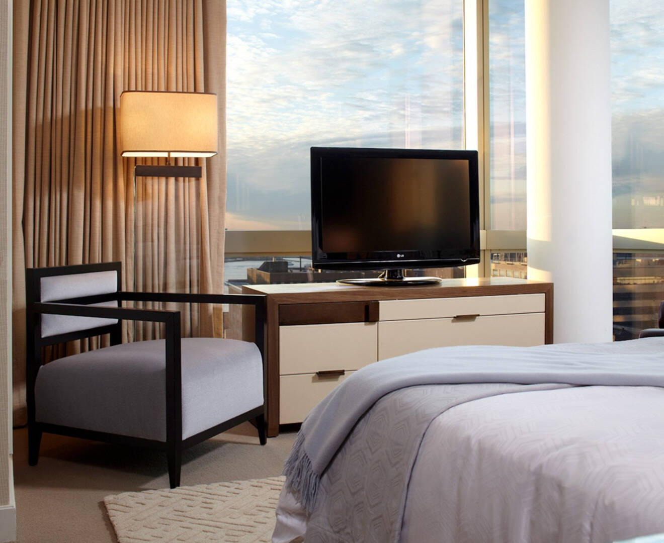 SKYLINE VIEW TWO BEDROOM SUITE