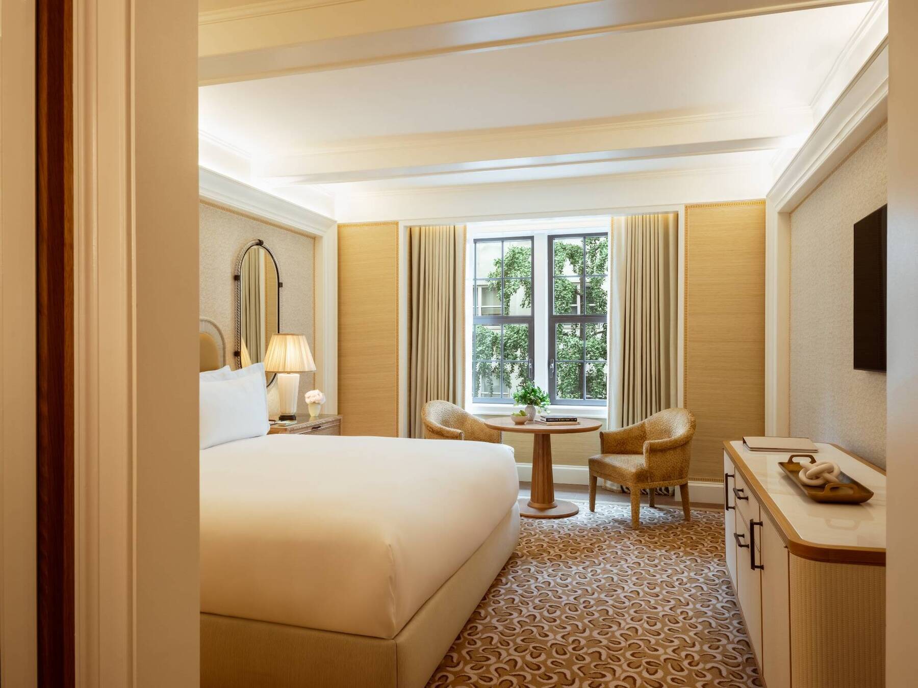 GRAND DELUXE ROOM
