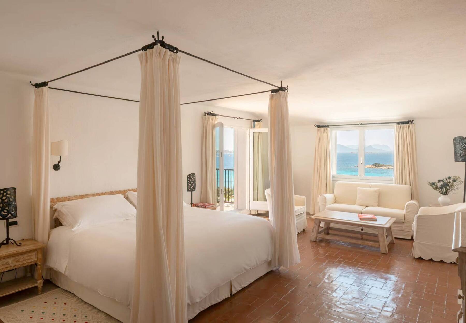 Junioe Suite with Sea View and Terrace