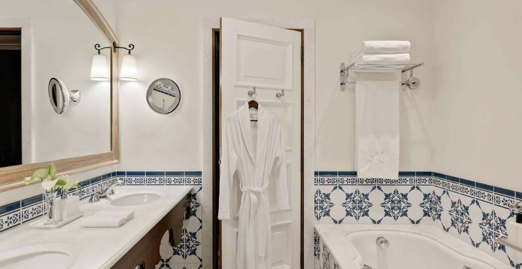 JUNIOR POOL SUITE