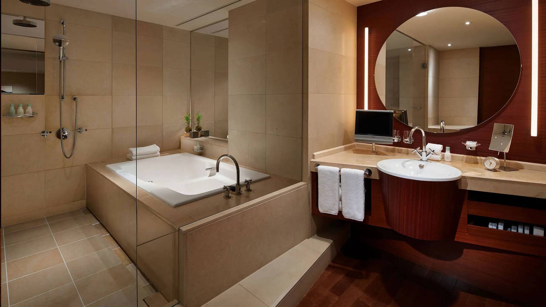 Diplomat Suite