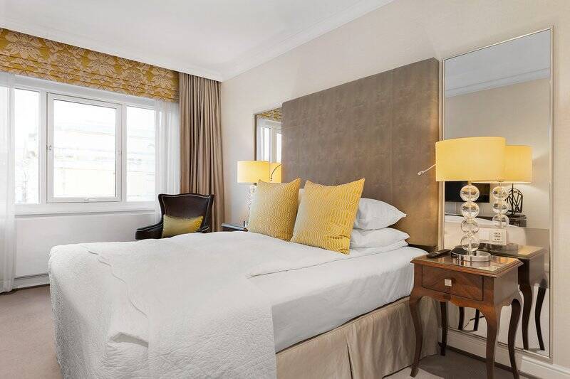 Petite Double Room
