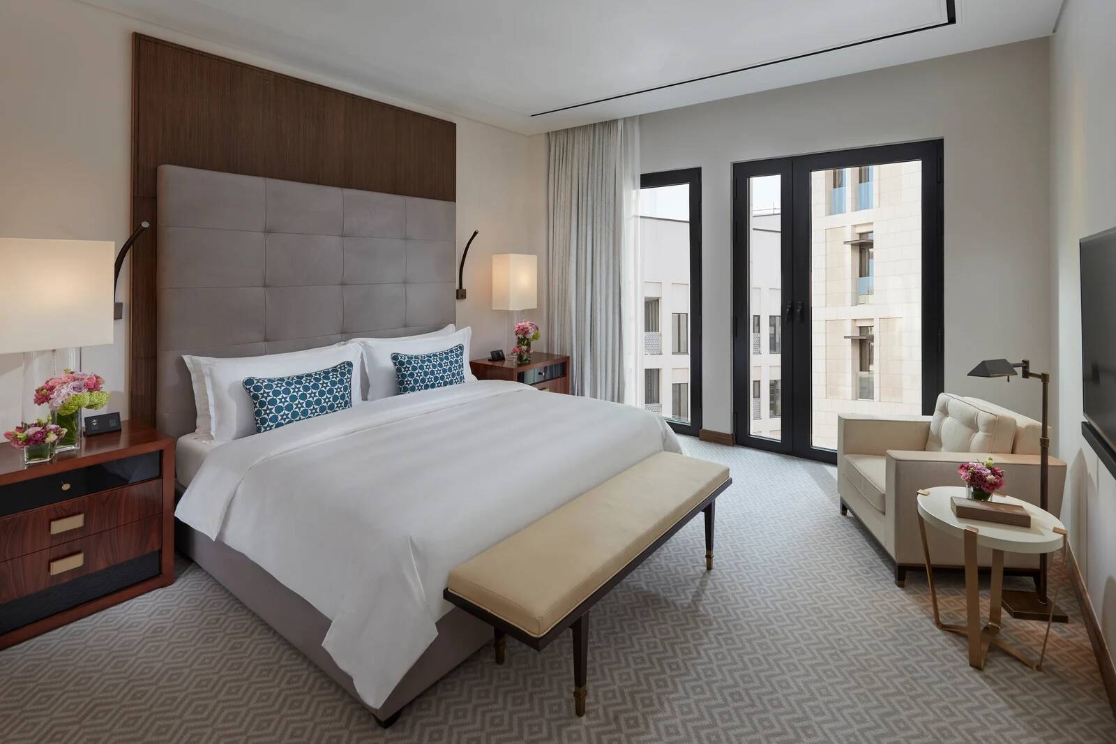 ONE BEDROOM APARTMENT