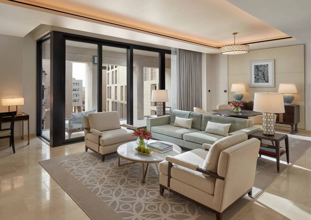 ONE KING AND TWIN BEDROOM APARTMENT