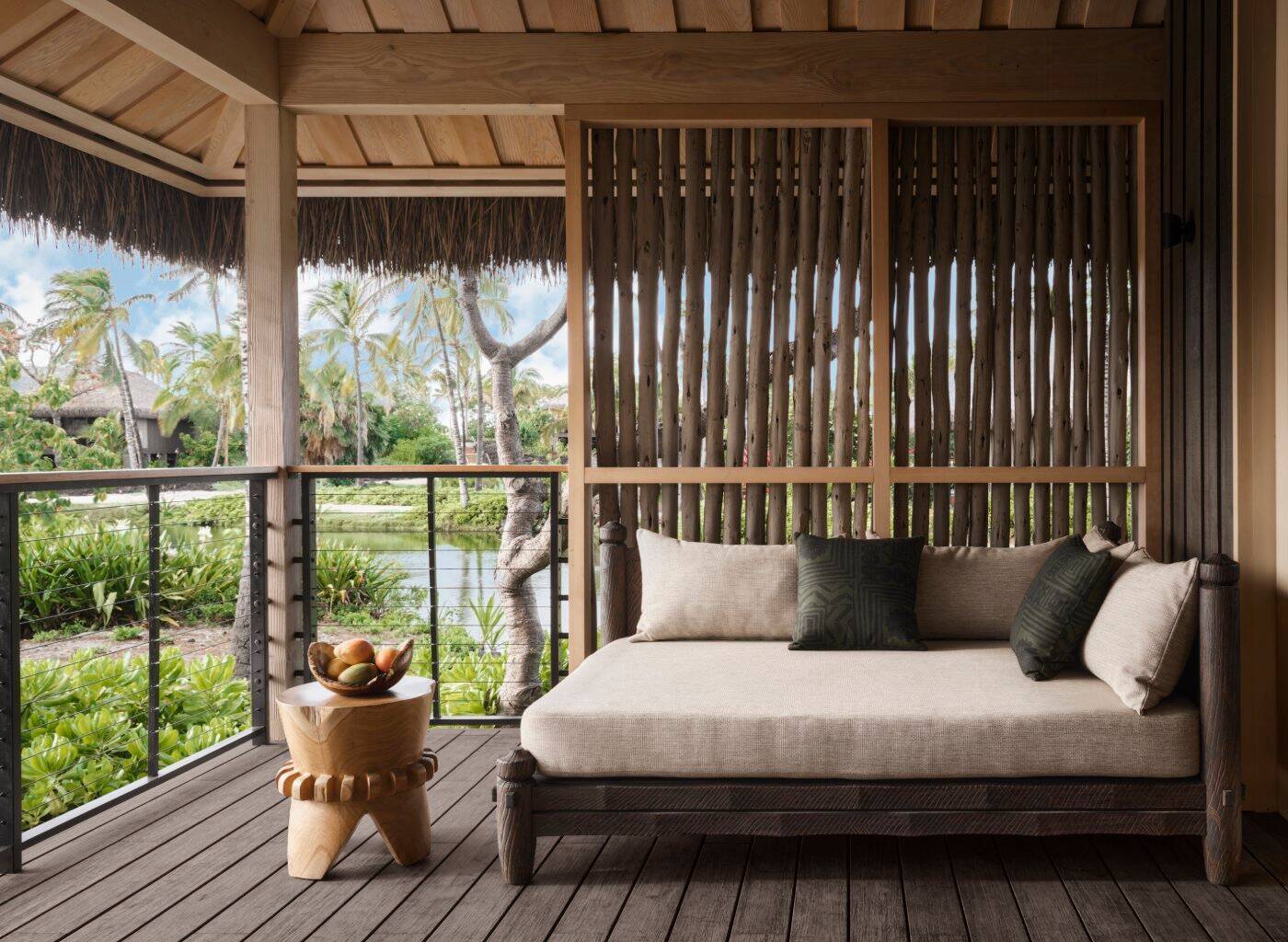 LAGOON VIEW KING HALLE