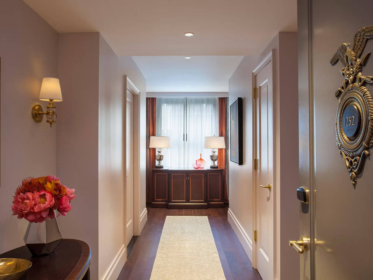 ONE BEDROOM SUITE DINING AREA