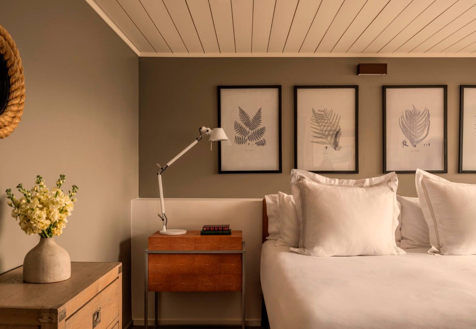 Lake View Suite