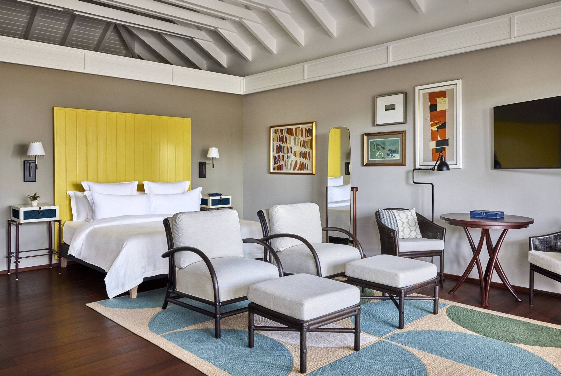 BEACH ROOM