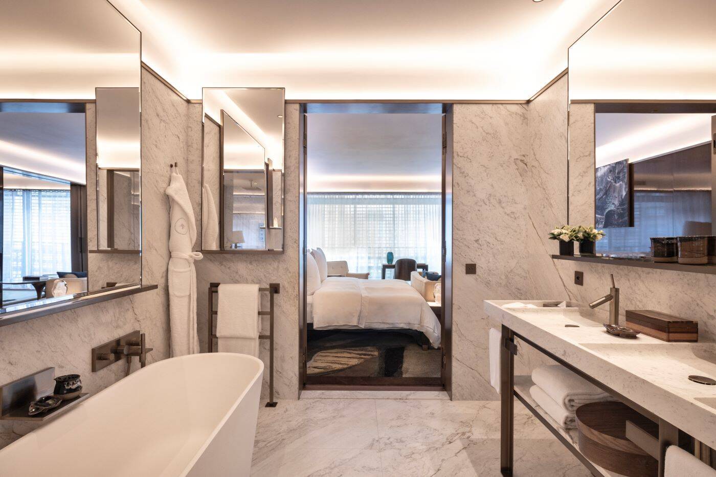 Deluxe Suite 