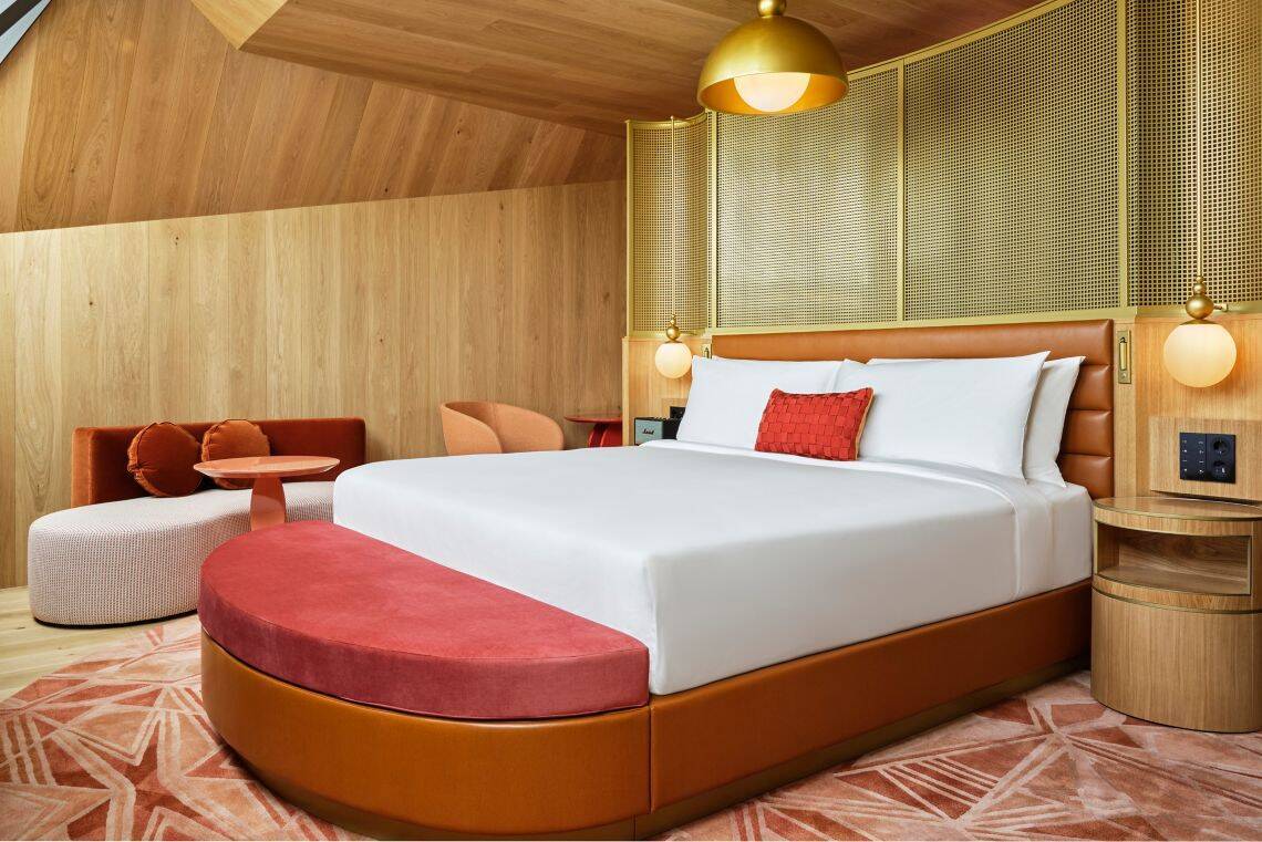 COZY KING STUDIO SUITE, CITY VIEW