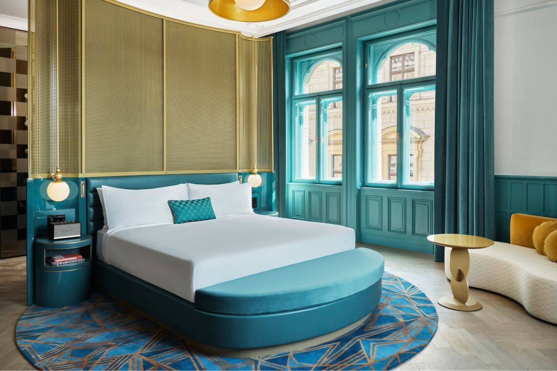 COOL CORNER KING SUITE, CITY VIEW