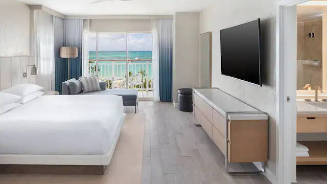  King Partial Oceanfront with Balcony